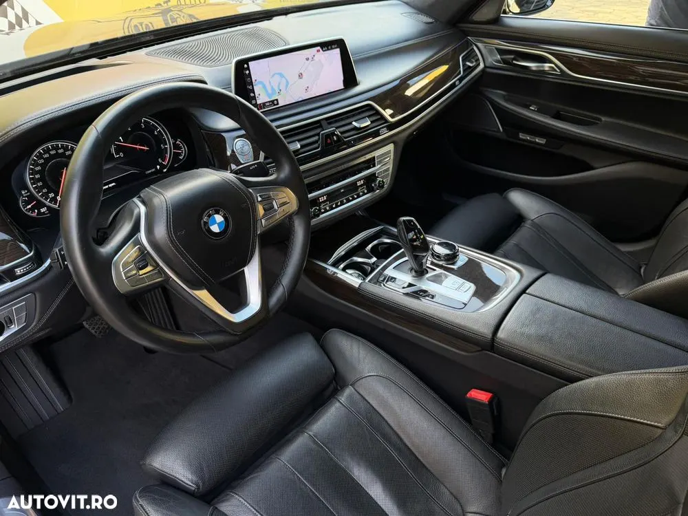 BMW Seria 7 — fotografia 2