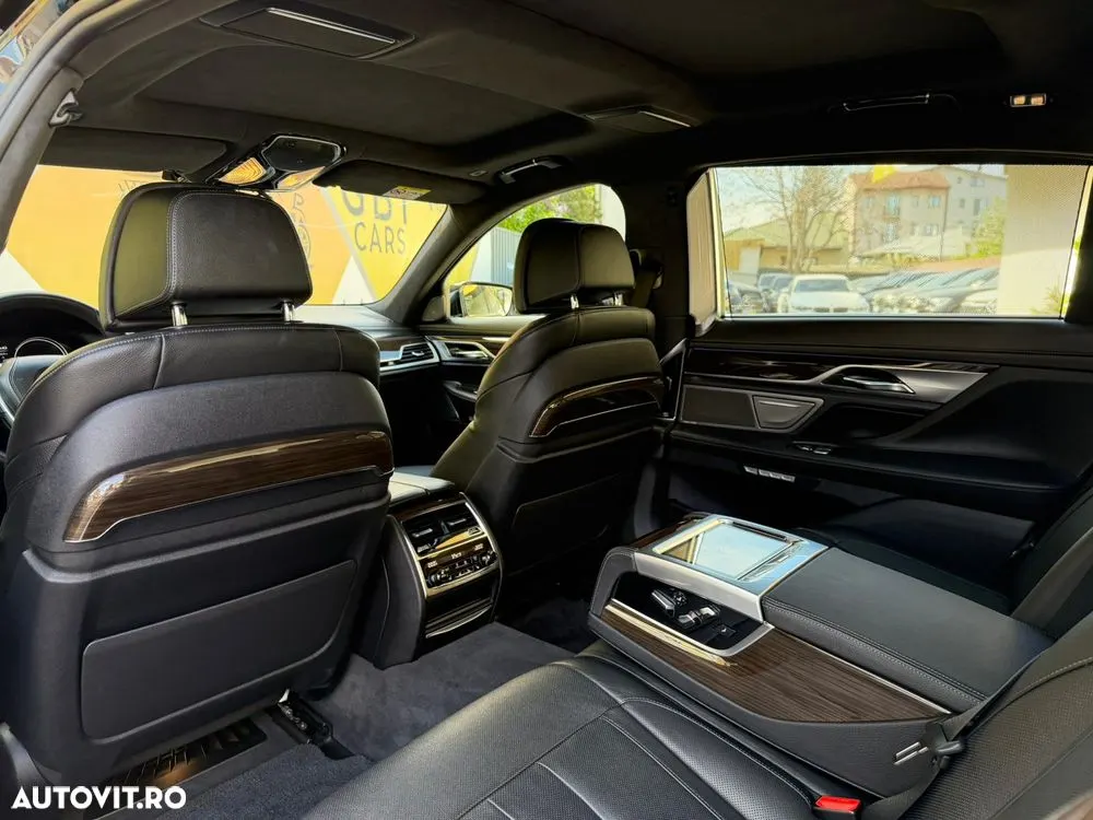 BMW Seria 7 — fotografia 4