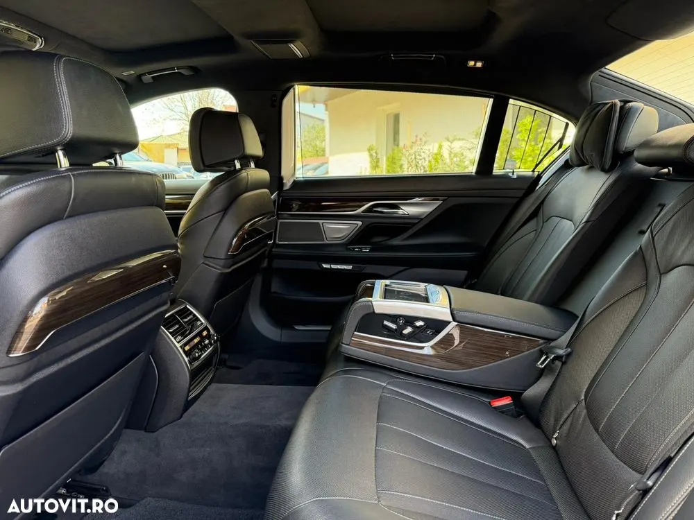 BMW Seria 7 — fotografia 12