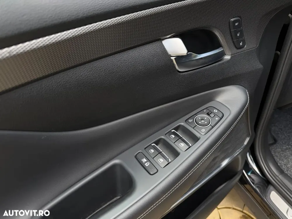 Hyundai Santa Fe — fotografia 13