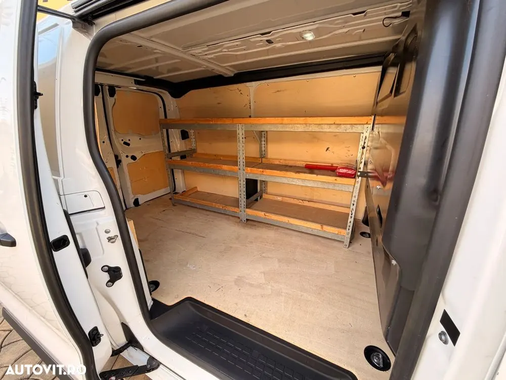 Opel Vivaro — fotografia 13