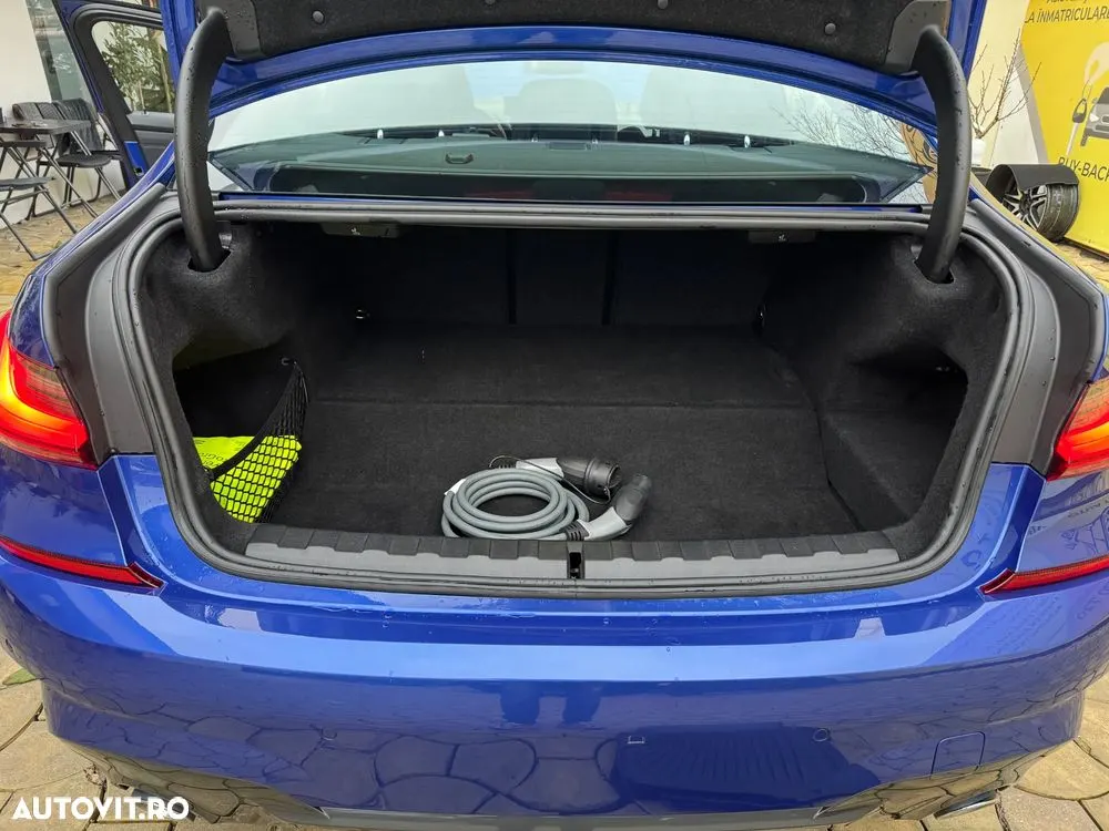 BMW Seria 3 — fotografia 18