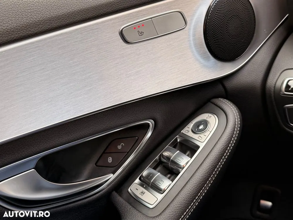 Mercedes-Benz C — fotografia 12