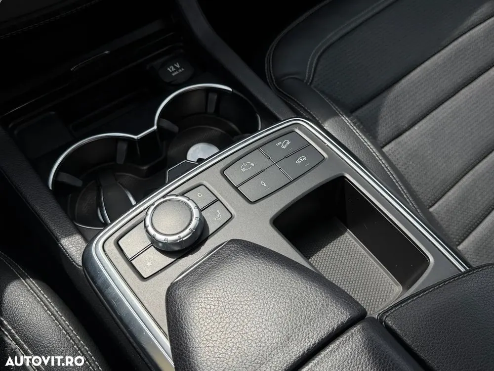 Mercedes-Benz ML — fotografia 14