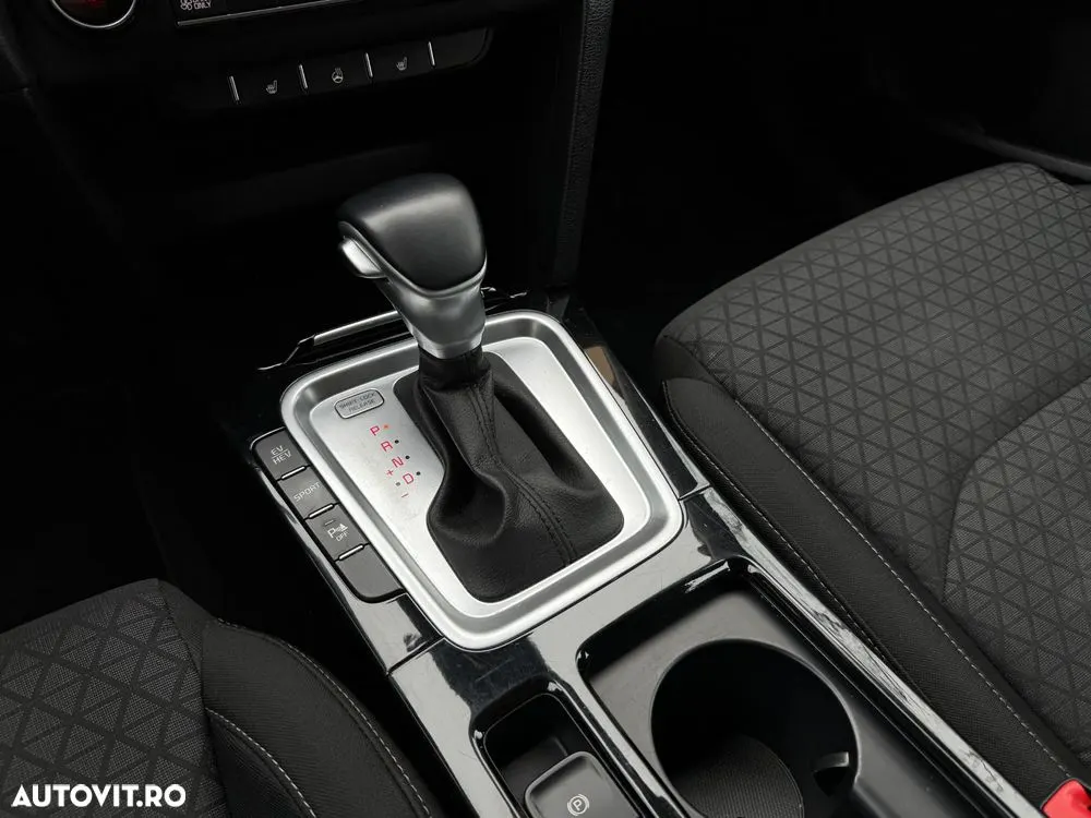 Kia Ceed — fotografia 13