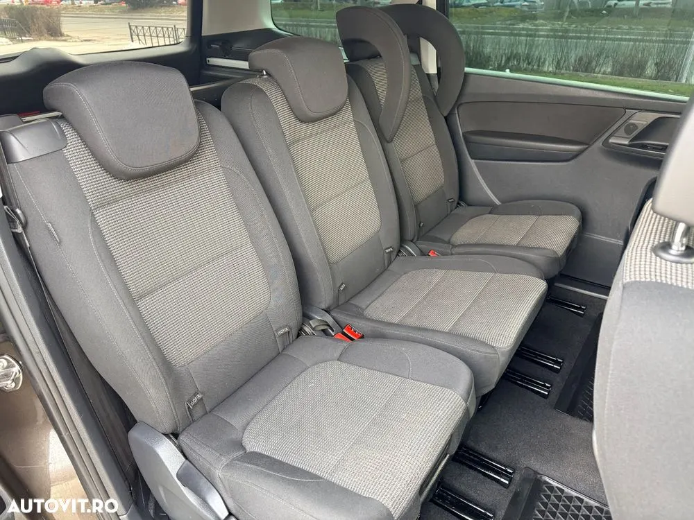 Volkswagen Sharan — fotografia 11