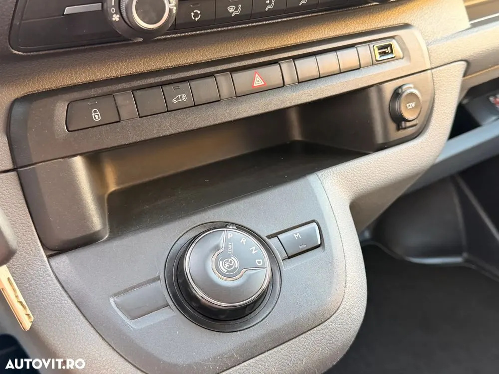 Opel Vivaro — fotografia 10