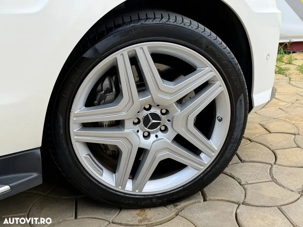 Mercedes-Benz ML — fotografia 13