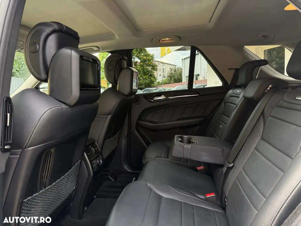 Mercedes-Benz ML — fotografia 7