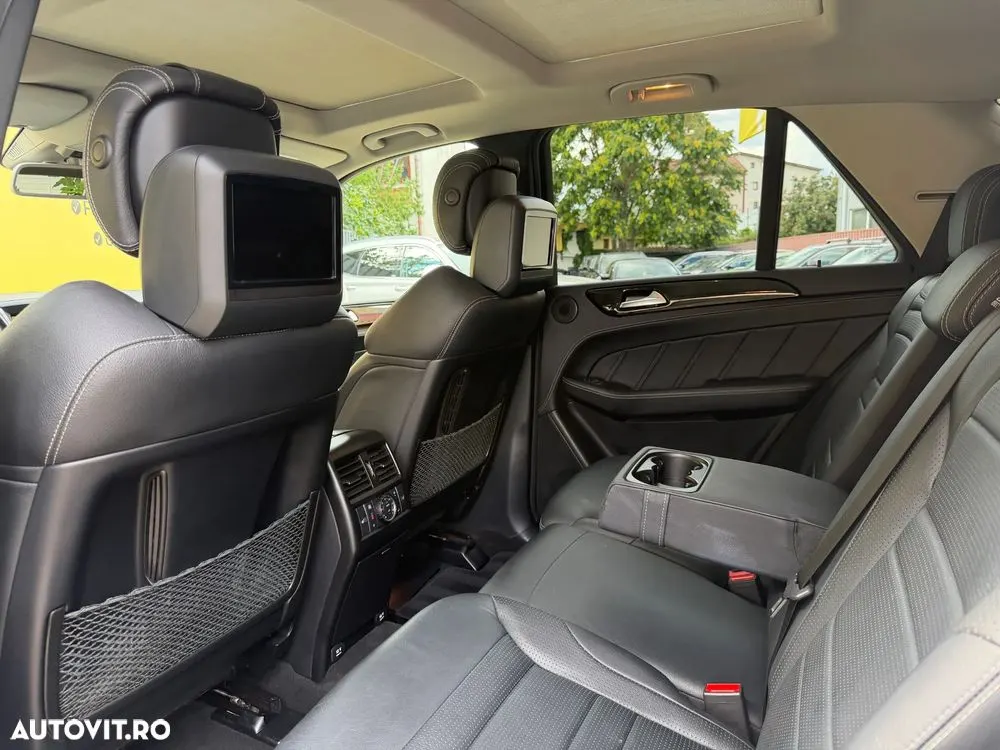 Mercedes-Benz ML — fotografia 9