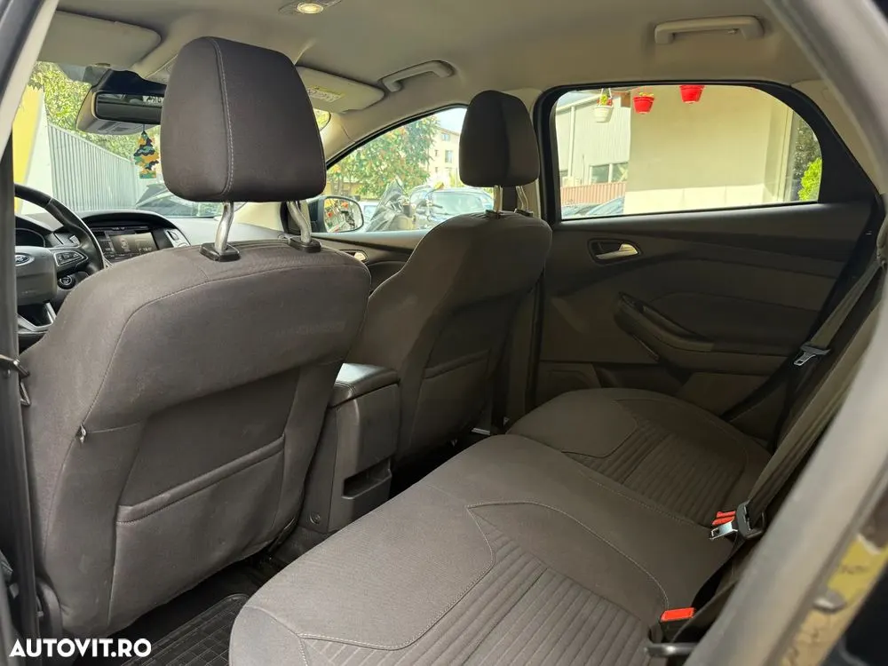 Ford Focus — fotografia 6
