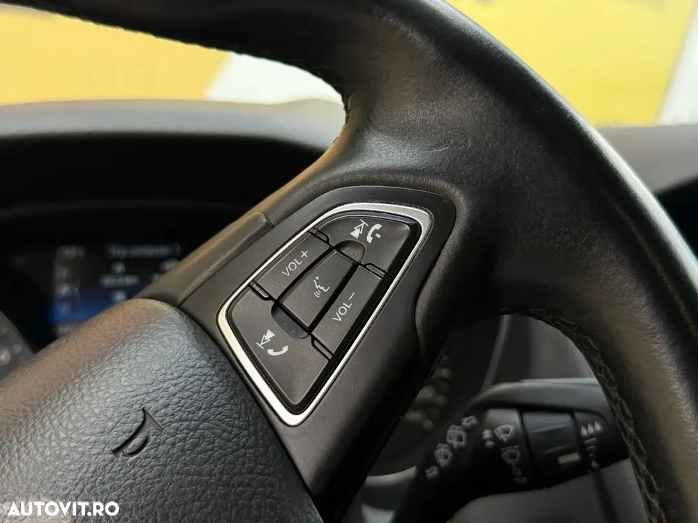 Ford Focus — fotografia 9