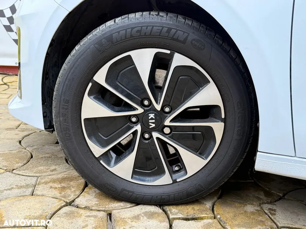 Kia Ceed — fotografia 14