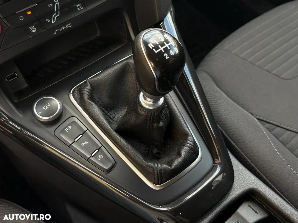 Ford Focus — fotografia 14